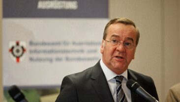 Глава Міноборони Німеччини про тактичну помилку Трампа в мирних переговорах щодо України