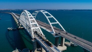 Тимчасове припинення руху автотранспорту по Кримському мосту