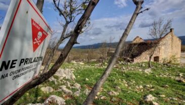 Хорватія завершила процес розмінування після війни на Балканах