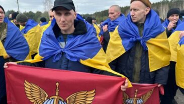 Україна повернула 300 військових та двох цивільних з російського плена