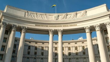 Україна засуджує дії Венгрії щодо затримання інкасаторів