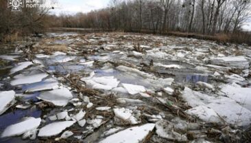 Спасатели ліквідують ледяний затор на рекі Ворскла
