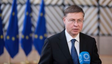 Єврокомісар Домбровскис: Тиск на Росію має тривати попри кризи на Близькому Сході