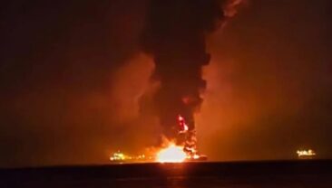 В Персидському затоці внаслідок атаки загорілися два нафтові танкери, один загиблий
