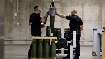 Європа нарощує імпорт озброєнь через критичний дефіцит боєприпасів