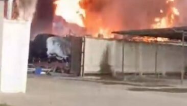 Пожежа на нефтебазі в Лабинську: вогонь перекинувся на сусідні резервуари