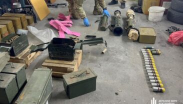 Військові з Харкова та Донецька організували незаконну торгівлю зброєю