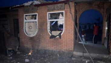 Атака російського дрона на магазин у Слатиному: поранено двох чоловіків