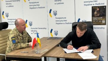 Група добровольців з закордону підписала контракти з ЗСУ в Люблині