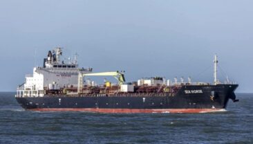 Російський танкер продовжує курсувати до Куби, незважаючи на заборону США