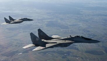 Польша підвищила готовність авіації через масований ракетний удар РФ по Україні