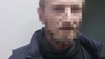 Екстрадований підозрюваний у вбивстві колишньої дружини та падчериці