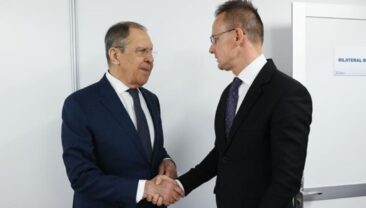 Міністр закордонних справ Угорщини підтвердив контакти з Лавровим