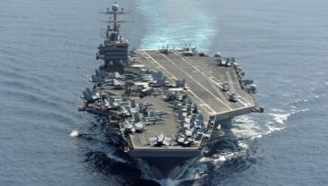 Іранські ВМС запустили ракети по американському авіаносцю USS Abraham Lincoln