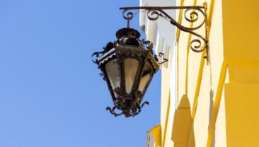 Енергетики закликають використовувати потужні електроприбори в денний час