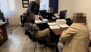 У Рівненській області розслідують незаконну вирубку лісу
