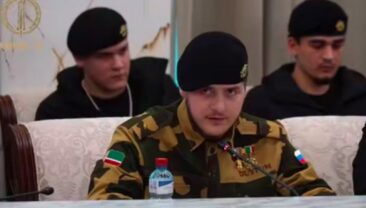 Адам Кадыров вперше з’явився на публіці у військовій формі з погонами майора
