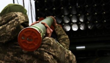 На фронті: активізація бойових дій та численні обстріли