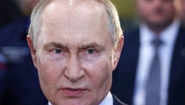 Рейтинги Путіна йдуть вниз на фоні блокувань і економічних труднощів