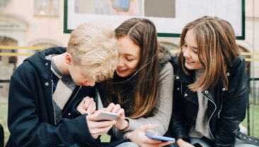 Австрія планує заборонити дітям до 14 років користуватись соціальними мережами