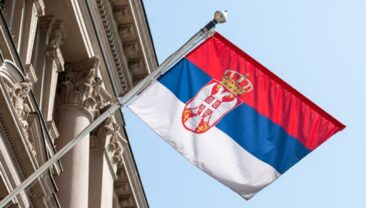 Сербія почала штрафувати росіян за порушення термінів перебування