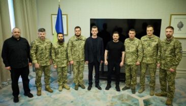 Зеленський зустрівся з українськими експертами в Катарі