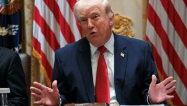 Трамп розглядає можливий захват острова Харк
