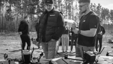 Українські розробники протестували нові дрони-бомбери