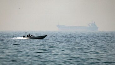 Три китайських судна пройшли через Ормузський пролив