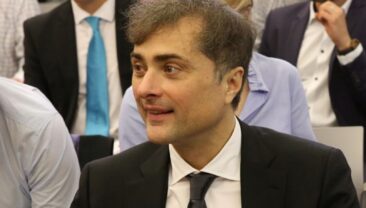 Приїзд Владислава Суркова до Венгрії викликає занепокоєння щодо можливої дестабілізації