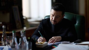 Зеленський обговорив з Стармером пропозицію щодо припинення вогню на Великдень
