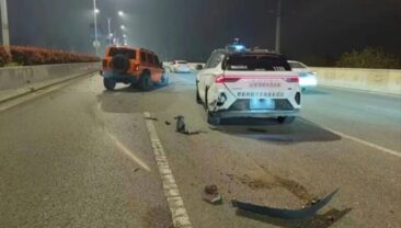 Система беспилотних автомобілів зазнала збою в Ухані, заблокувавши пасажирів