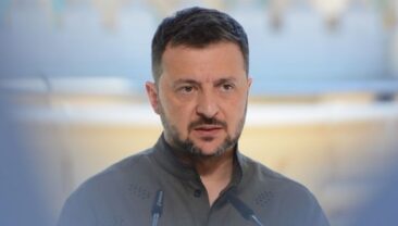 Зеленський привітав із Пасхою та побажав миру Україні