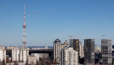 В Україні запровадили аварійні відключення електроенергії через обстріли