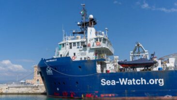 Корабель Aurora затримано після порятунку 44 мігрантів у Середземному морі