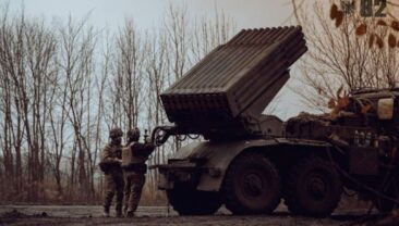 Активні бої на фронті: російські атаки на Константинівку