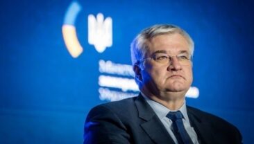 Україна вітає розблокування Ормузського проливу