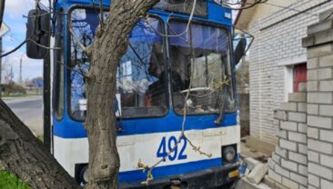 Атака дрона на троллейбус у Корабельного району Херсона