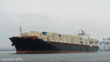 Іранське вантажне судно отримало пробоину після відмови підкоритися американським військовим