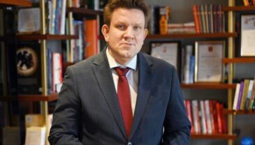Затримання керівника Ексмо через звинувачення у поширенні екстремістської літератури