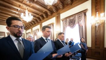 Президент України привітав новоназначених суддів з присягою