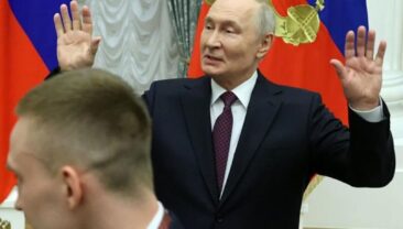 Кремль не визначився з представником на саміті G20