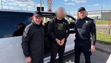 Екстрадовано організатора підпільної групи з виготовлення підроблених документів