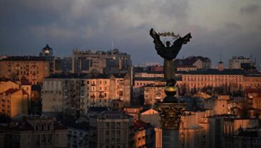 Енергетики радять українцям скористатися електроприладами вдень