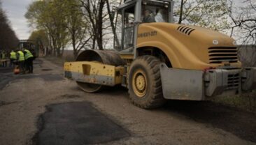 Прем’єр-міністр обіцяє відновлення дорожнього покриття до червня