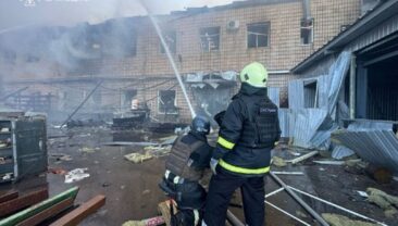 Обстріл Корюковки: 18 дронів атакували промислові об’єкти