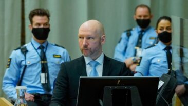 Норвезький терорист отримав нове ім’я
