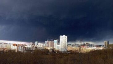 Основні події в Україні та світі: тарифи, військові атаки та міжнародна підтримка