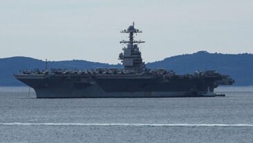 Авіаносець USS Gerald R. Ford повертається додому після рекордного 300-денного розгортання