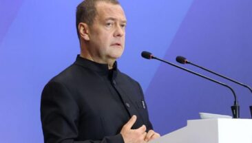 Дмитро Медведєв оцінює конфлікт з Європою як «екзистенційний»